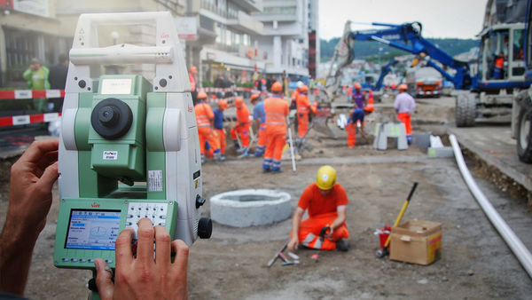 Bauvermessung beim Strassenbau